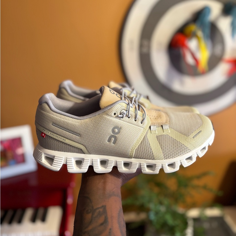 NWT On Running Beige and White Sneakers